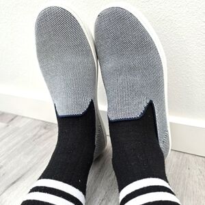 Rothy's | The Original white navy blue woven low-top sporty sneakers | WMS 7.5